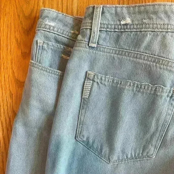 Paige Noella Cutoff Short Women's Color In As If Size 32. - Picture 10 of 11